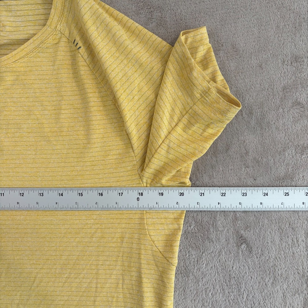 Lululemon Drysense Mesh Performance T Shirt Men Medium Gold Short Sleeve Gym - Picture 4 of 5